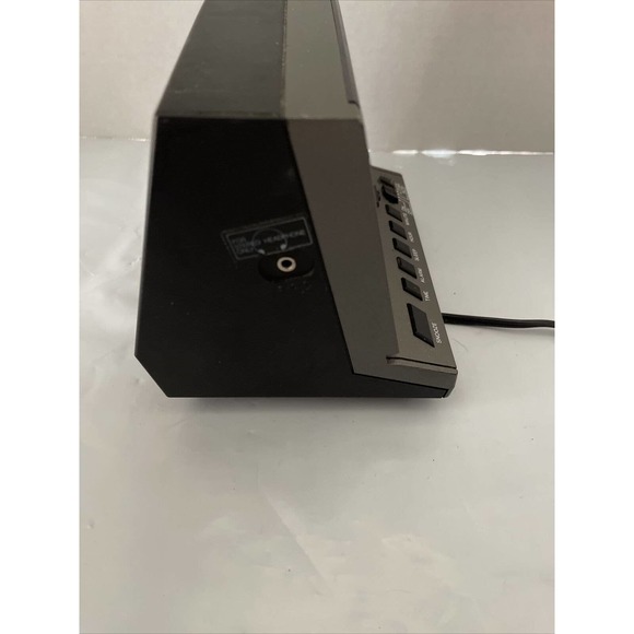 GPX Clock Radio D528G•Digital Clock Display•Analog AM/FM Radio•Alarm Clock - Picture 4 of 8